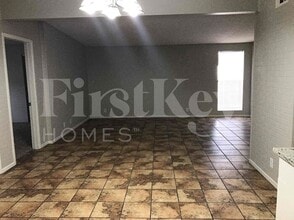 4747 Everman Dr in Las Vegas, NV - Building Photo - Building Photo