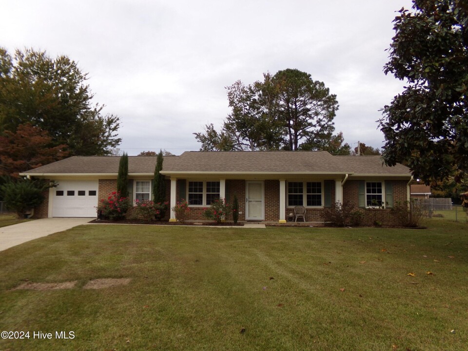 22 Cherokee Cir in Havelock, NC - Building Photo