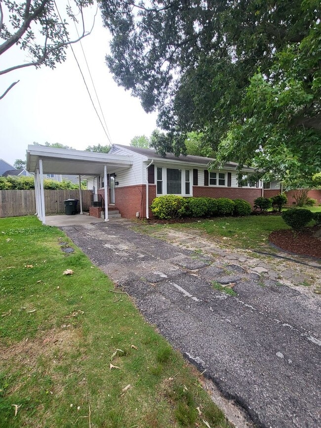 5745 Leslie Ave in Norfolk, VA - Building Photo - Building Photo