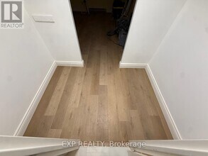 2760 Carousel Crescent in Ottawa, ON - Building Photo - Building Photo