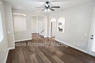 24622 Montevista Cir in Santa Clarita, CA - Building Photo - Building Photo