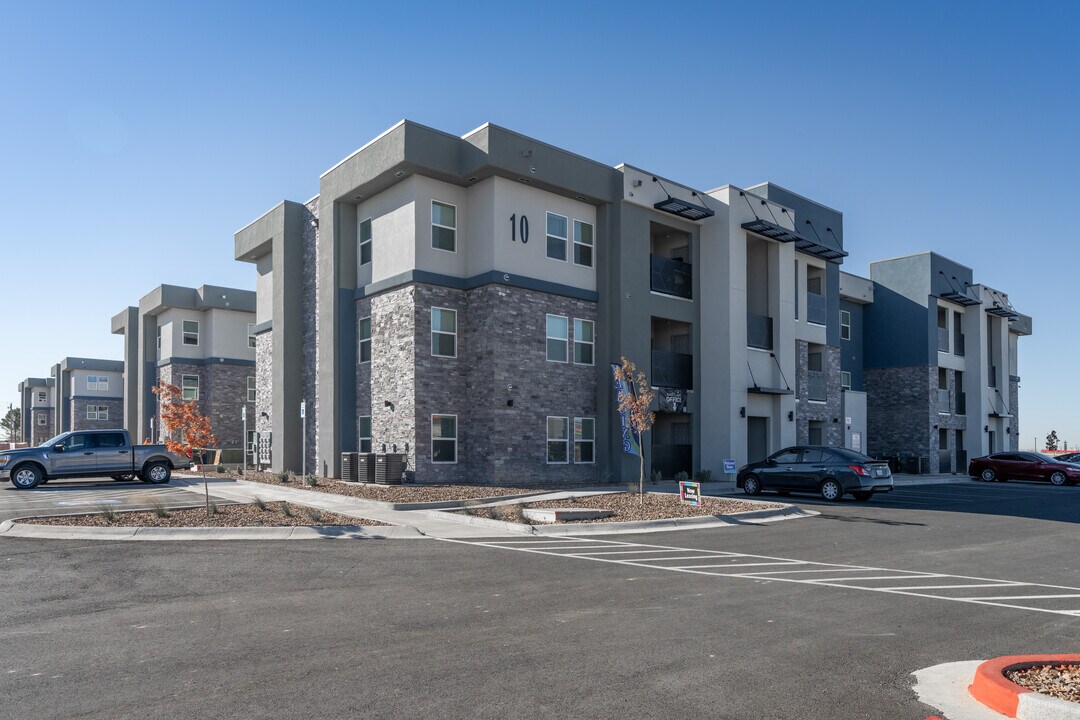 Retreat at Eastlake in El Paso, TX - Building Photo