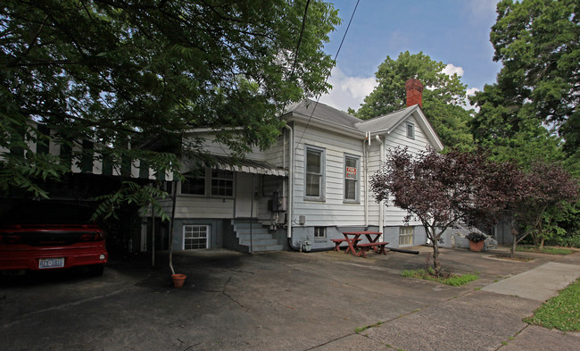 428 Hawthorne Ln in Charlotte, NC - Building Photo - Building Photo