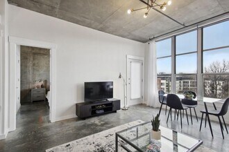 245 North Highland Avenue Northeast in Atlanta, GA - Foto de edificio - Building Photo