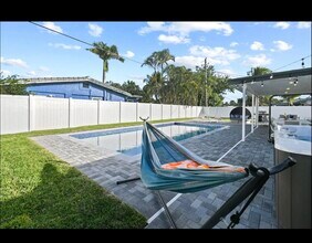 5040 NE 22nd Ave in Lighthouse Point, FL - Building Photo - Building Photo