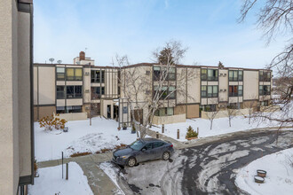 Westmoreland Hills in St. Louis Park, MN - Building Photo - Primary Photo