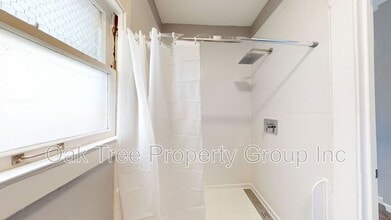 2044-2046 International Blvd in Oakland, CA - Building Photo - Building Photo