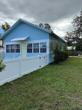 204 Andrews St in New Smyrna Beach, FL - Building Photo - Building Photo