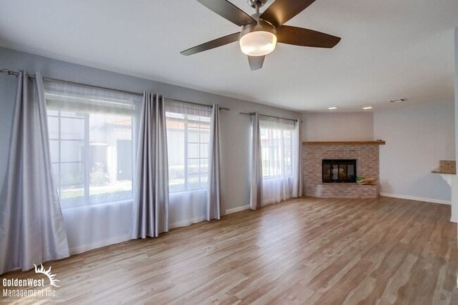 4966 Waring Rd in San Diego, CA - Building Photo - Building Photo