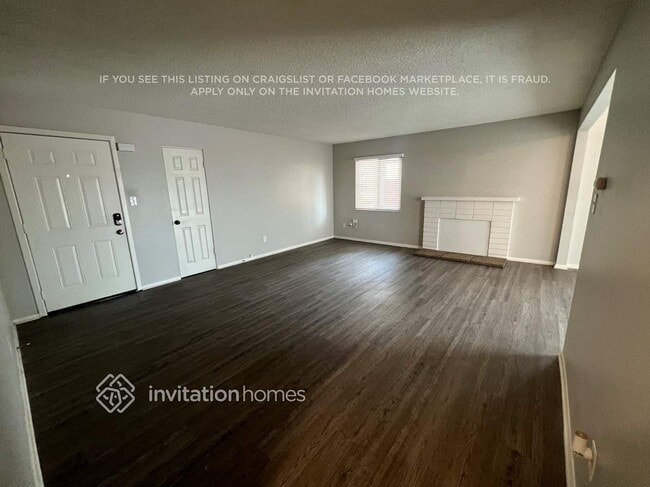 321 W Hacienda Dr in Corona, CA - Building Photo - Building Photo