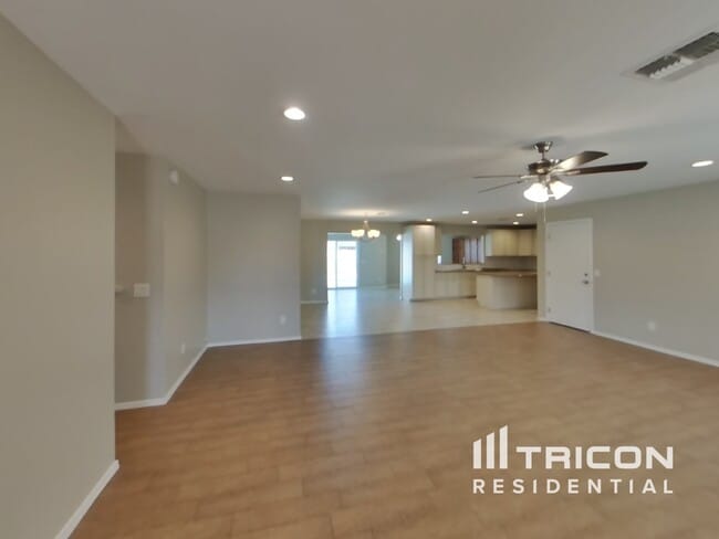 9837 N 48th Ave in Glendale, AZ - Building Photo - Building Photo