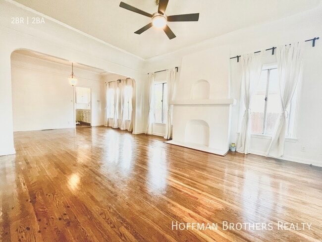 property at 1306 1/2 Cloverdale Ave