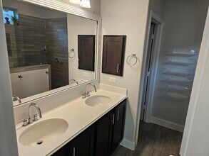 9511 Bricewood Oak in San Antonio, TX - Foto de edificio - Building Photo