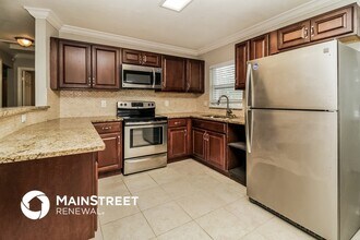 701 Palm Springs Dr in Altamonte Springs, FL - Foto de edificio - Building Photo