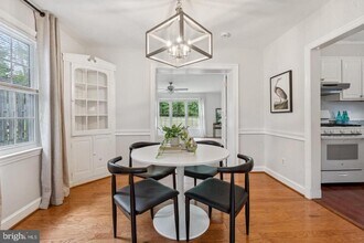 1119 S Edison St in Arlington, VA - Foto de edificio - Building Photo