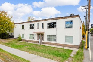 2016 Kensington Rd NW in Calgary, AB - Building Photo