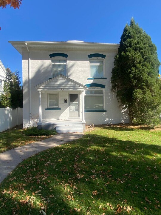 806 E Bonneville St in Pocatello, ID - Building Photo