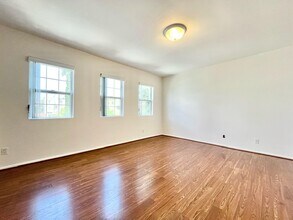 1055 S Shenandoah St, Unit # 3 in Los Angeles, CA - Building Photo - Building Photo