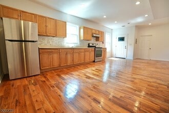 131 Sylvan Ave in Newark, NJ - Building Photo - Building Photo