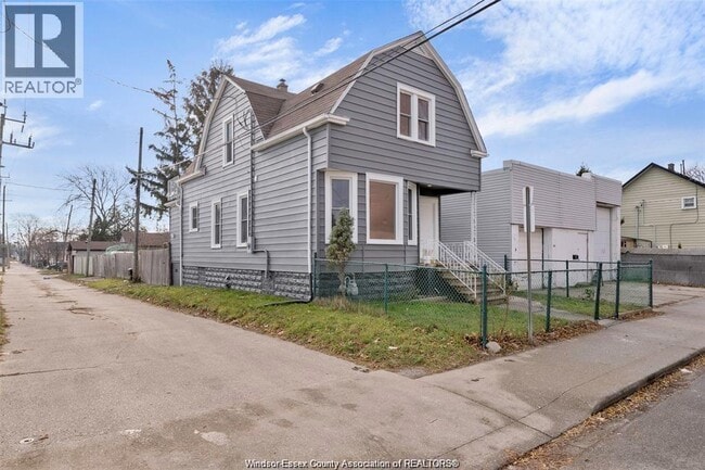 property at 637 Tuscarora St