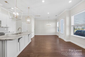 6319 Southgrove St in Charlotte, NC - Building Photo - Building Photo