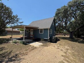 406 S Main St in Kyle, TX - Building Photo - Building Photo