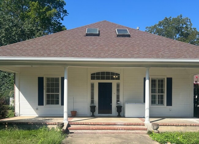 property at 402 S Central St