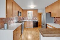 1202 Olympic Way W in Seattle, WA - Building Photo - Building Photo