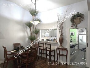 2253 Van Gogh Dr in Henderson, NV - Building Photo - Building Photo