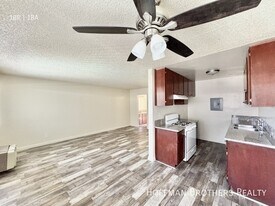 20334 Saticoy St in Los Angeles, CA - Building Photo