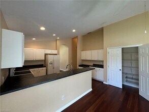 9200 Middle Oak Dr in Ft. Myers, FL - Building Photo - Building Photo