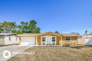 4251 Oakfield Ave in Holiday, FL - Building Photo