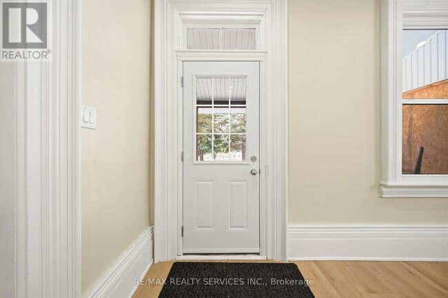 property at 8918 Wellington Rd 124