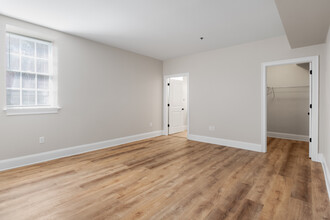 Chestnut Green Apartments in Foxboro, MA - Building Photo - Building Photo