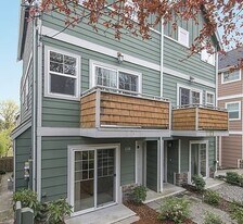 134a 25th Ave E in Seattle, WA - Building Photo