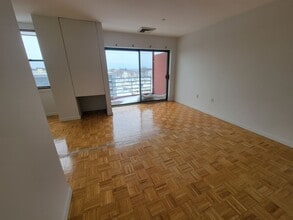 100 W Squantum St in Quincy, MA - Building Photo - Building Photo