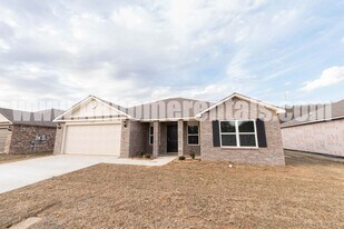 1140 Rockwell Dr in Conway, AR - Building Photo