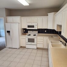 1335 SE Florence Dr in Waukee, IA - Building Photo - Building Photo