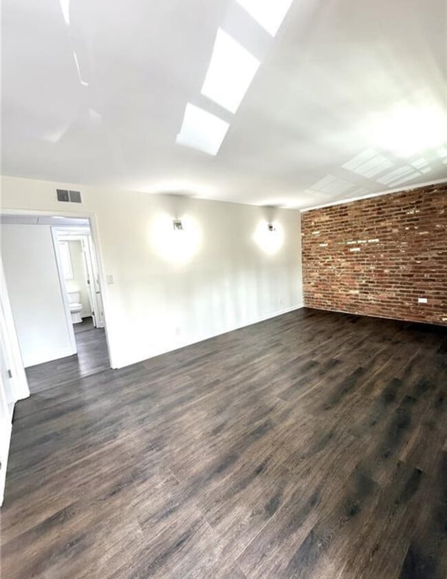 372 S Cherry St, Unit 372 South Cherry Street B