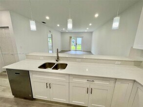 1234 NW 102nd St in Miami, FL - Building Photo - Building Photo
