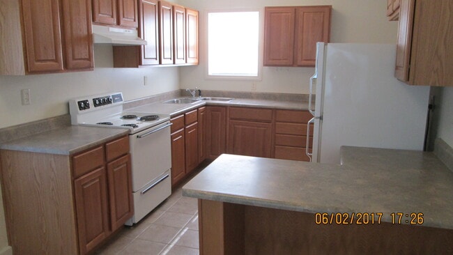 2015 Clay St, Unit Up in Cedar Falls, IA - Foto de edificio - Building Photo