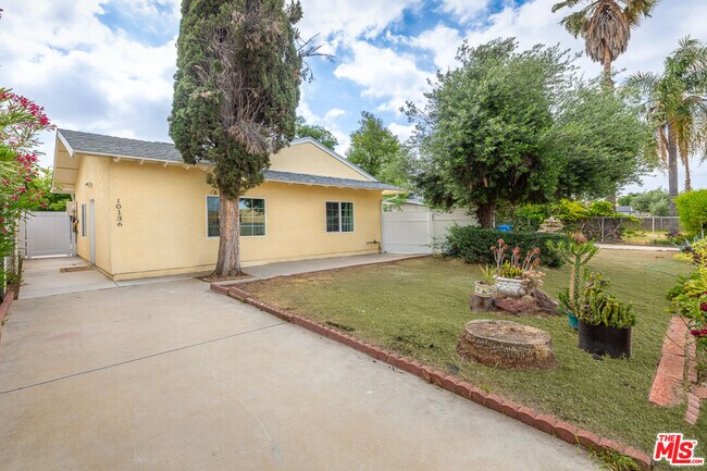 10136 Forbes Ave in Los Angeles, CA - Building Photo - Building Photo