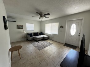 4135 Saums Dr in North Fort Myers, FL - Building Photo - Building Photo