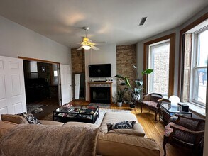 1827 N Clybourn Ave in Chicago, IL - Building Photo - Building Photo