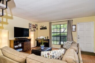4351 Caminito Del Diamante in San Diego, CA - Building Photo - Building Photo