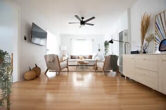 4018 Higuera St in Culver City, CA - Building Photo - Building Photo