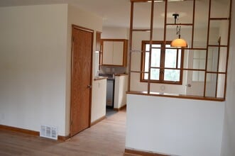 425 Mineau Pky in Madison, WI - Building Photo - Building Photo