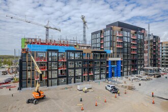 Nuvo Condos in Oakville, ON - Building Photo - Building Photo