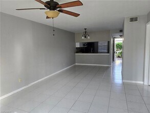 2660 Kings Lake Blvd in Naples, FL - Building Photo - Building Photo