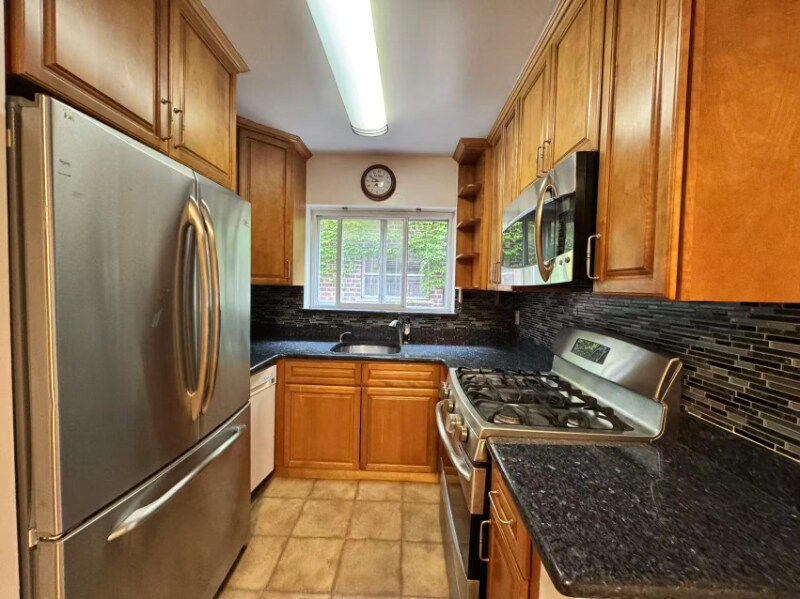1458 Stadium Ave in Bronx, NY - Building Photo